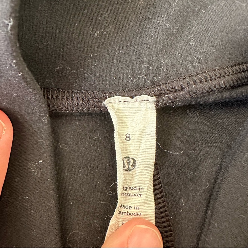 Lululemon Size.8  - High Rise Short 6” - Picture 3 of 4